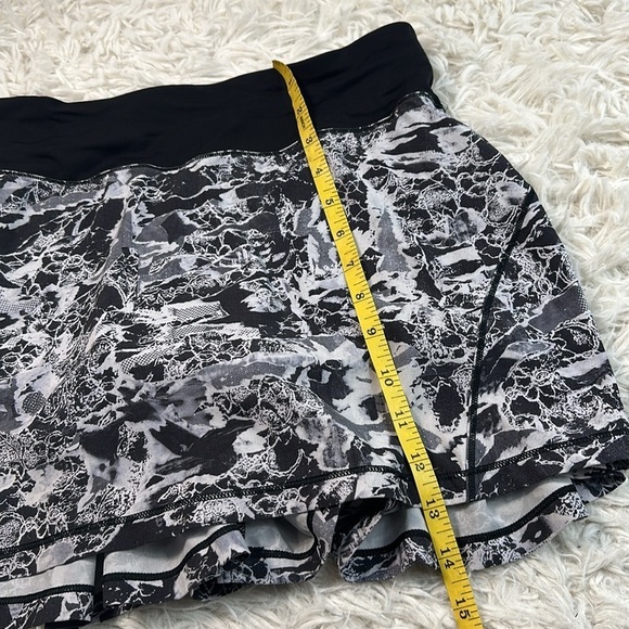 Lululemon Circuit Breaker Skirt II (Tall) (15") Interlaced Alpine White Black / - Picture 2 of 7